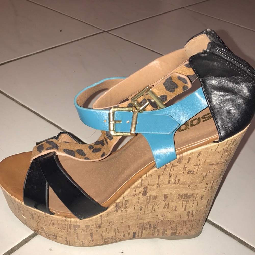 STUNNING brand new brown wedges